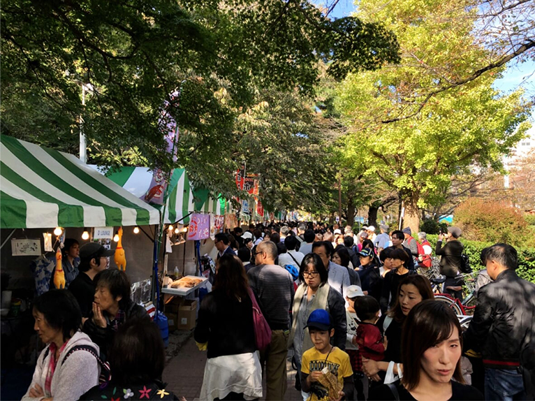 露店と人々